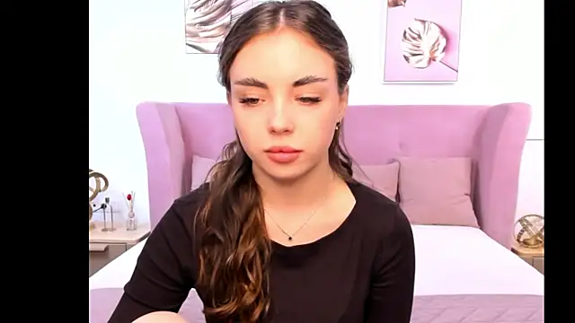 MyEvelin online show from April 14, 3:23 am