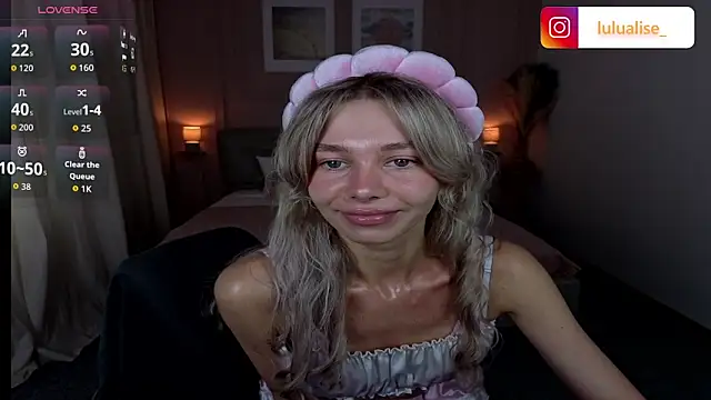 LuluAlis online show from June 11, 2:48 pm