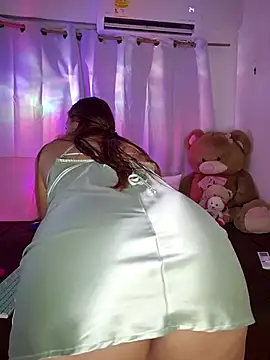 Foxylisaflores online show from June 24, 11:09 am