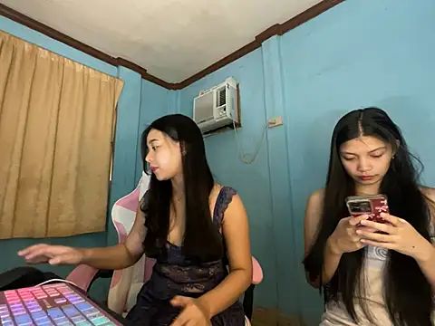 Snapshot of pinay_celebrity chatting on June 24, 1:26 am pinay celebrity online show from June 24, 1:26 am