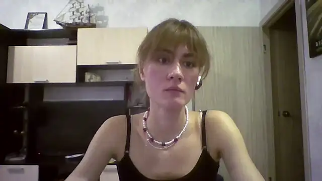 ElenoreHolguin online show from April 7, 3:12 pm