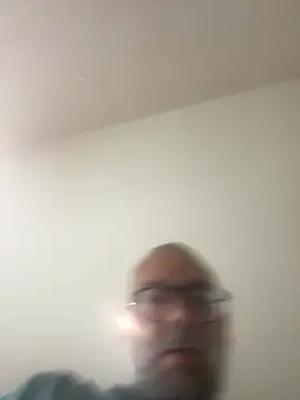 Snapshot of mrweed26 chatting on May 17, 7:54 pm mrweed26 online show from May 17, 7:54 pm