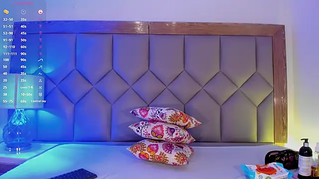 ValeriaRey  online show from April 29, 8:37 pm