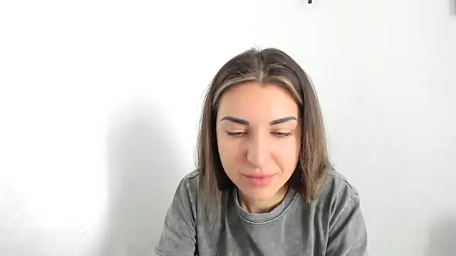 summmmersky1 online show from March 22, 9:23 am