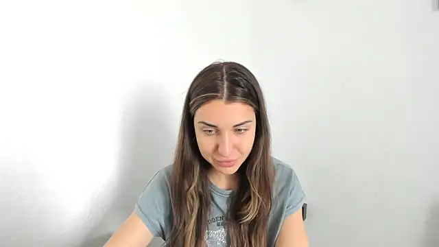 summmmersky1 online show from April 9, 11:26 am