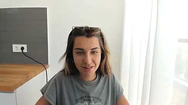 Snapshot of summmmersky1 chatting on June 23, 12:36 pm summmmersky1 online show from June 23, 12:36 pm