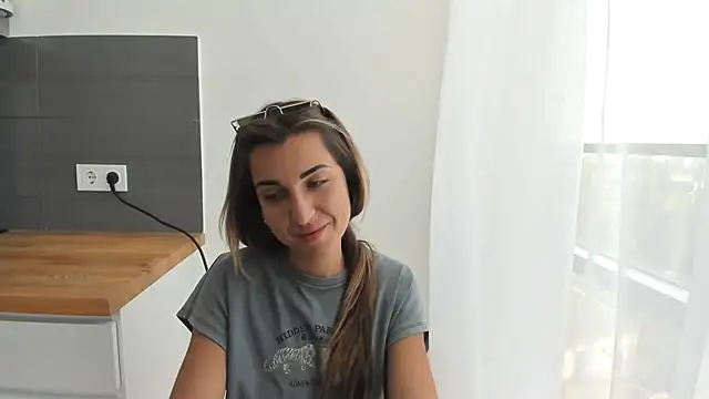 Snapshot of summmmersky1 chatting on July 28, 2:13 pm summmmersky1 online show from July 28, 2:13 pm