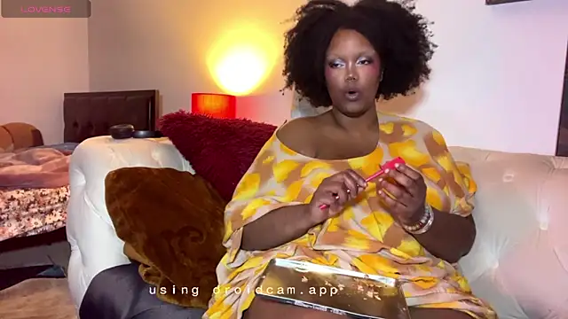 juicy janet online show from April 9, 5:29 am