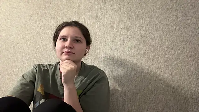 Emmiebutwihu online show from April 2, 9:18 am