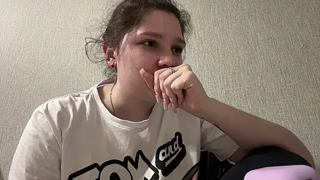 Emmiebutwihu online show from April 15, 11:28 am