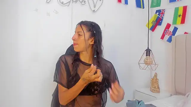 Abril Castroo online show from July 17, 12:01 pm