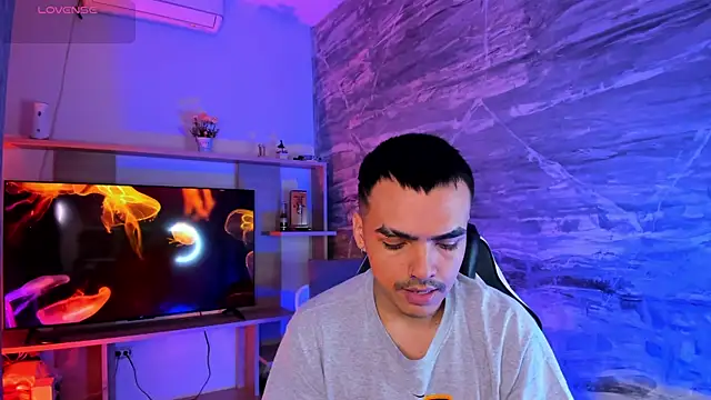 NicoKinggs  online show from April 15, 1:07 pm