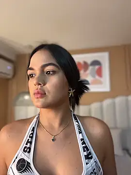 Bella-Ferrer online show from April 17, 6:33 pm