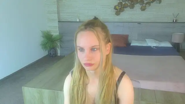 IceBlueBabe online show from June 11, 7:45 pm