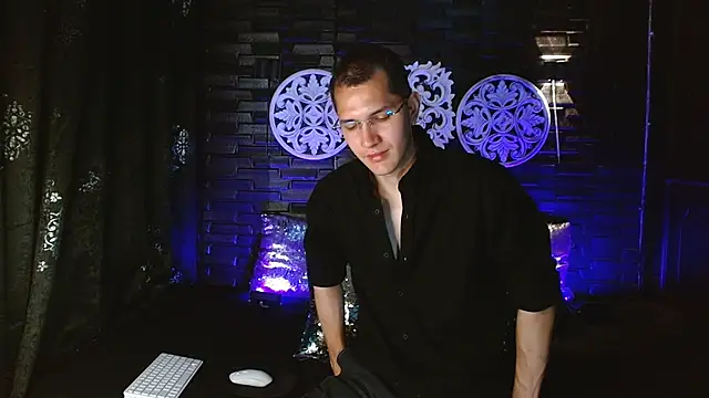 MilanDavid1 online show from March 27, 5:45 pm