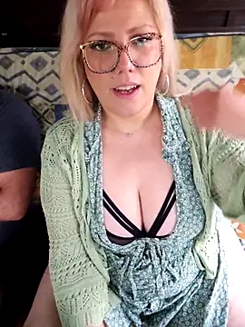 Snapshot of LexySaint chatting on September 9, 5:01 pm LexySaint online show from September 9, 5:01 pm