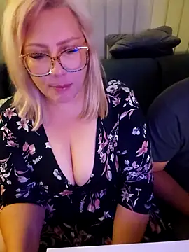 Snapshot of LexySaint chatting on September 15, 5:57 pm LexySaint online show from September 15, 5:57 pm