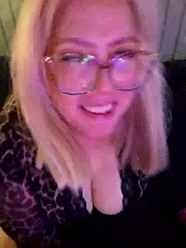 Snapshot of LexySaint chatting on September 16, 4:52 pm LexySaint online show from September 16, 4:52 pm