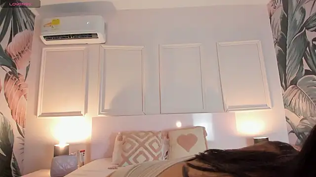 Adalyn Cute online show from April 4, 7:00 pm