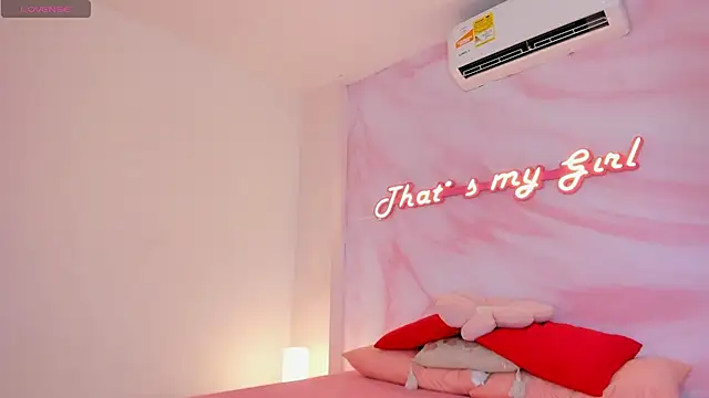 Adalyn Cute online show from July 18, 11:47 am
