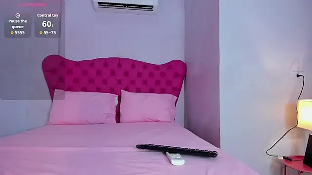 Adalyn Cute online show from July 22, 11:46 am