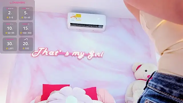 Adalyn Cute online show from July 29, 11:52 am