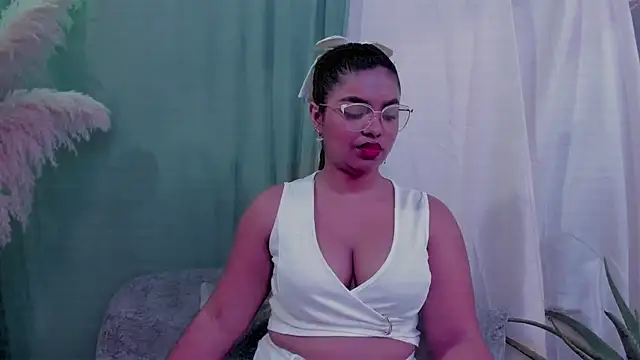 ZoeyMonroe  online show from April 15, 3:13 am