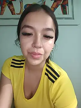 Snapshot of Kitty_Loveee chatting on June 27, 9:09 pm Kitty Loveee online show from June 27, 9:09 pm