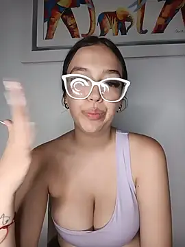 Snapshot of Kitty_Loveee chatting on June 28, 11:11 pm Kitty Loveee online show from June 28, 11:11 pm