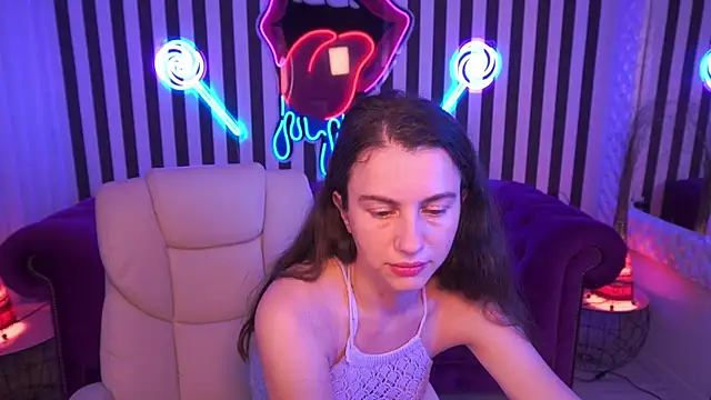 LittleJulii online show from July 27, 2:02 pm
