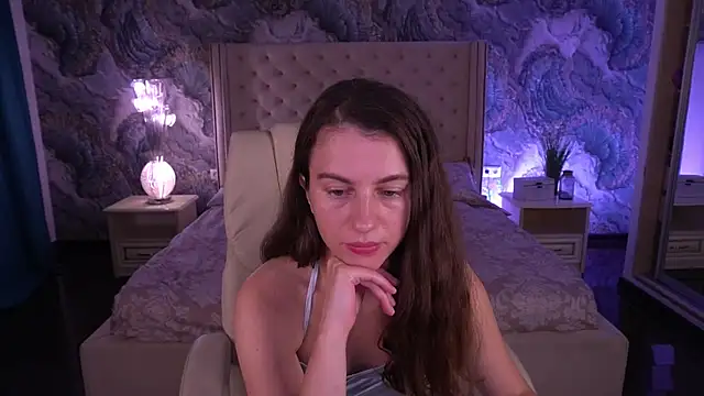 LittleJulii online show from July 28, 7:39 pm