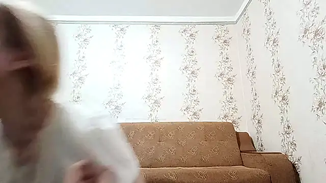 Snapshot of MandyKeiter chatting on March 22, 6:33 pm MandyKeiter online show from March 22, 6:33 pm