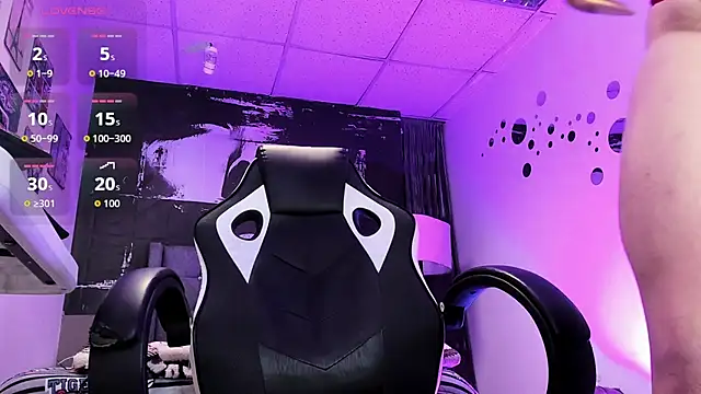 liam scoot  online show from March 26, 5:24 am