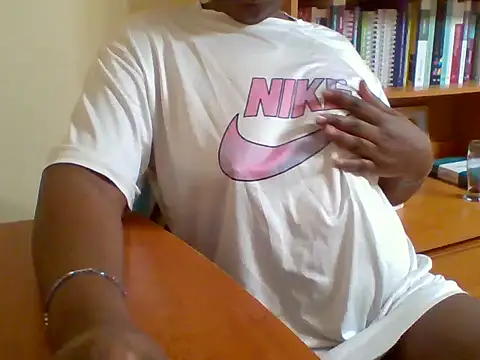 melaninebony2 online show from March 27, 6:19 am