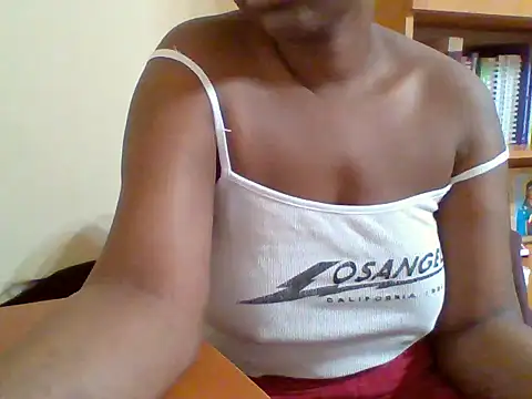 melaninebony2 online show from April 1, 6:14 am