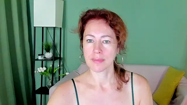 Snapshot of LeticiaRomano chatting on July 30, 4:00 am LeticiaRomano online show from July 30, 4:00 am