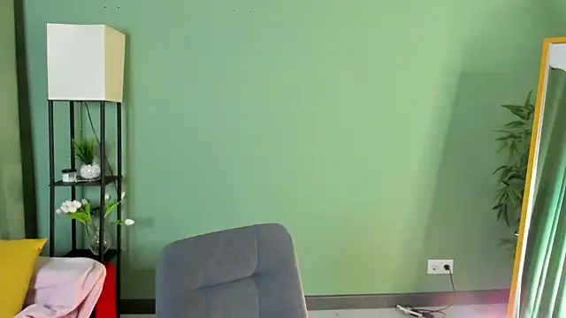 Snapshot of LeticiaRomano chatting on August 3, 4:11 am LeticiaRomano online show from August 3, 4:11 am