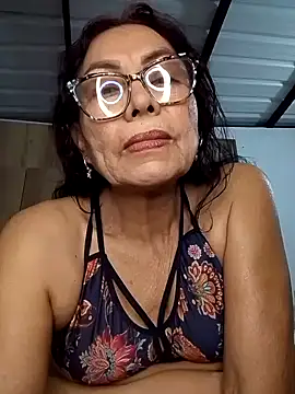 Snapshot of HOT_LATINA20 chatting on June 25, 2:33 am HOT LATINA20 online show from June 25, 2:33 am