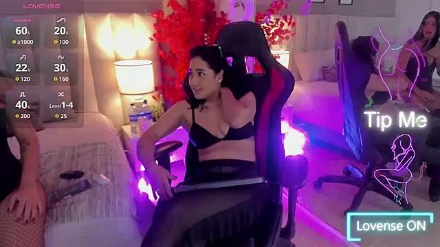 Snapshot of aniie_rouse chatting on May 22, 10:15 pm aniie rouse online show from May 22, 10:15 pm