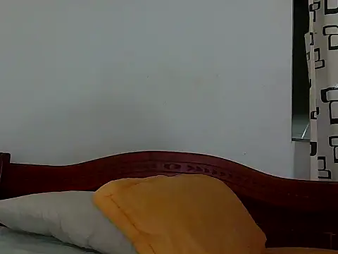  SaraWilliams1  online show from April 9, 4:56 am