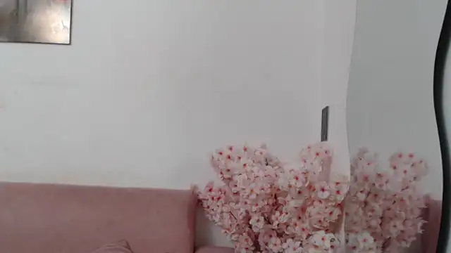 Snapshot of Tamar4_f00x chatting on May 1, 12:43 pm Tamar4 f00x online show from May 1, 12:43 pm