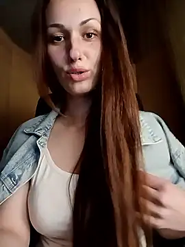 LunaCrystall online show from April 3, 6:28 pm