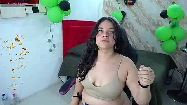 scarlettt  joness online show from March 19, 2:04 am