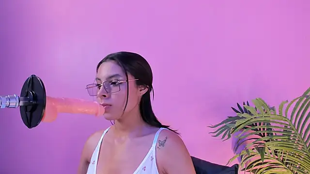 Lia owenss online show from April 12, 6:57 pm