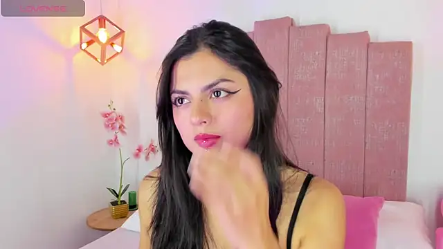 Zoee Kravitz online show from March 20, 10:03 pm