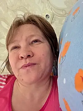 Snapshot of _LOLA-LOLA_ chatting on May 6, 7:13 am LOLA-LOLA online show from May 6, 7:13 am