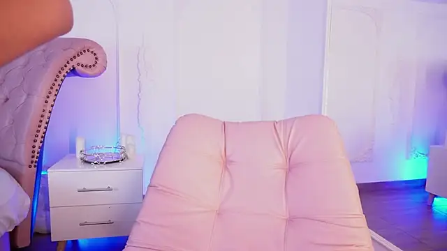 LucianaBlanco  online show from July 5, 3:41 pm