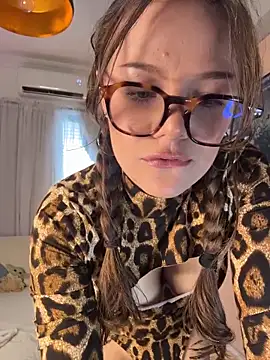 Snapshot of Tallulah_Kinky chatting on April 30, 8:57 pm Tallulah Kinky online show from April 30, 8:57 pm