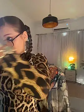 Snapshot of Tallulah_Kinky chatting on May 20, 5:41 pm Tallulah Kinky online show from May 20, 5:41 pm