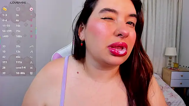 leidydrip  online show from May 8, 4:40 am